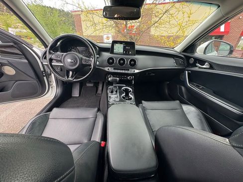 Certified 2018 Kia Stinger Premium image 4