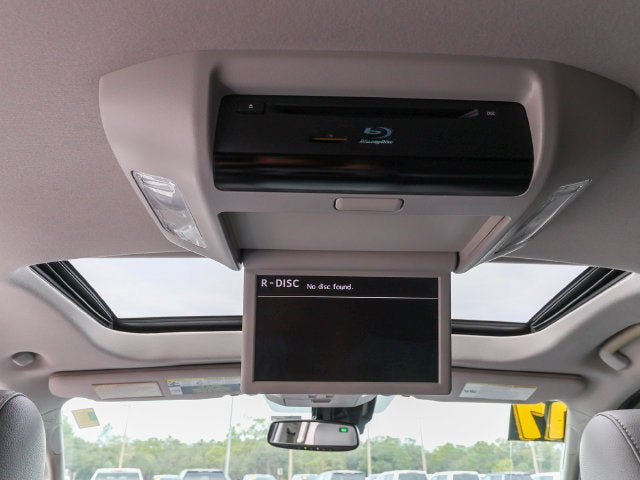 Used 2018 Toyota Sequoia Platinum AWD/4WD image 30
