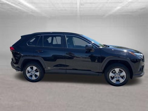 Used 2025 Toyota RAV4 LE AWD/4WD image 5