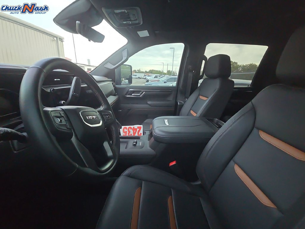 Used 2024 GMC Sierra 2500 AT4 w/ AT4 Premium Plus Package AWD/4WD image 9