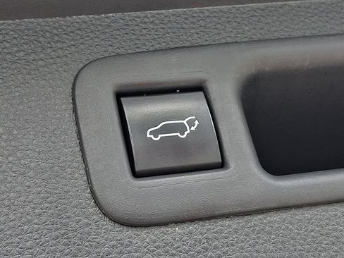 Used 2022 Toyota Highlander Platinum AWD/4WD image 30