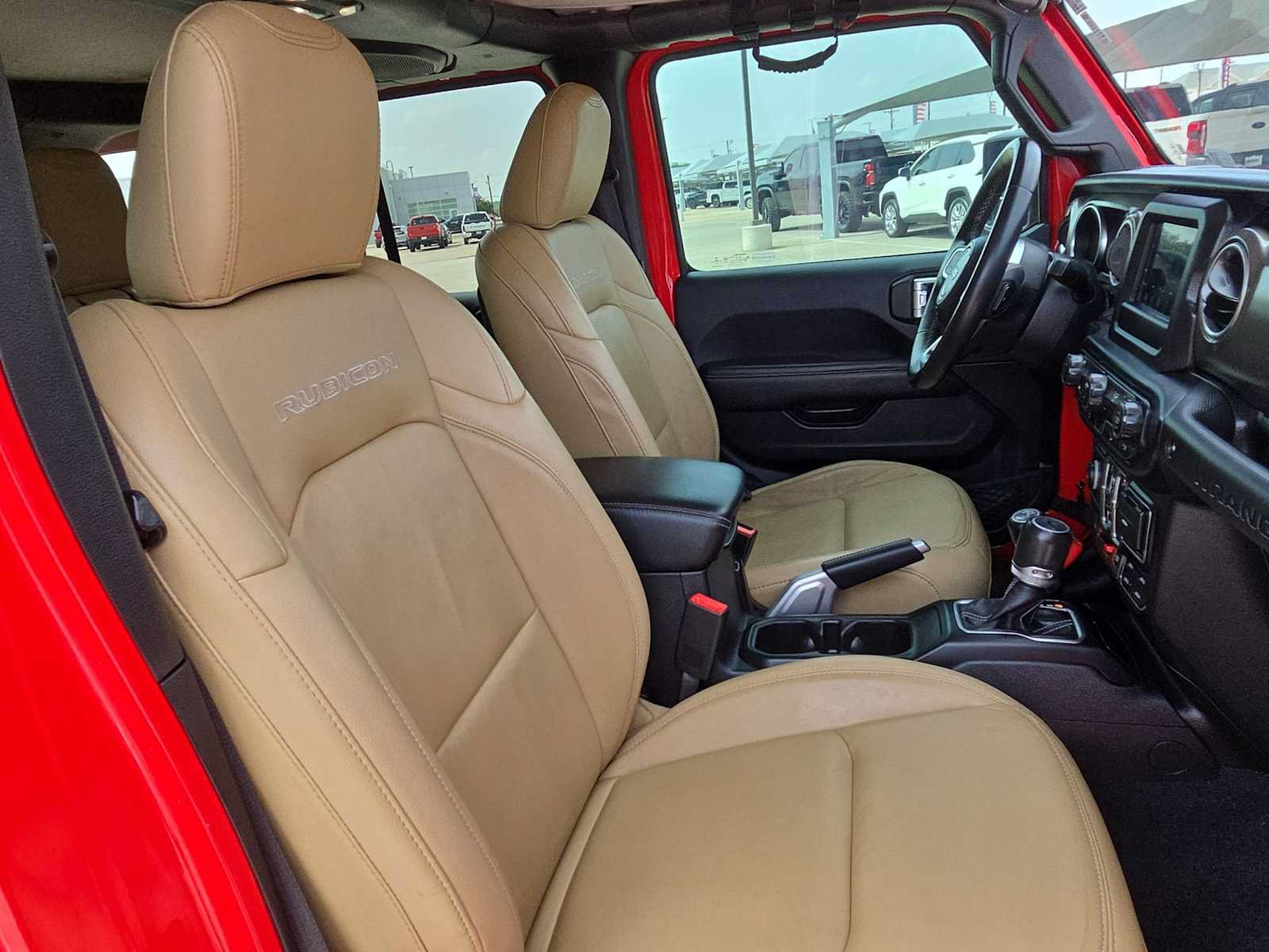 Used 2019 Jeep Wrangler Unlimited Rubicon w/ Dual Top Group AWD/4WD image 18