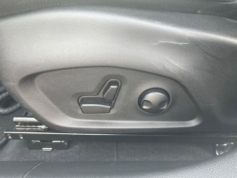 Used 2025 Jeep Compass Limited image 22