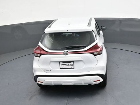 Certified 2025 Nissan Kicks Play S FWD image 27