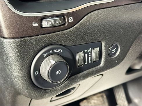 Used 2022 Jeep Cherokee Trailhawk w/ Trailer Tow Group image 10