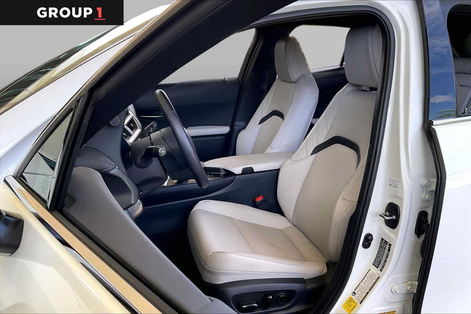 Certified 2026 Lexus UX 300h FWD image 6