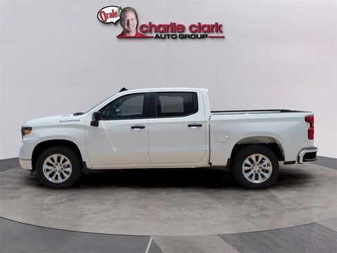 Used 2025 Chevrolet Silverado 1500 Custom image 2