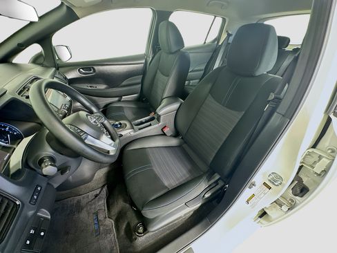 Used 2025 Nissan Leaf S FWD image 13
