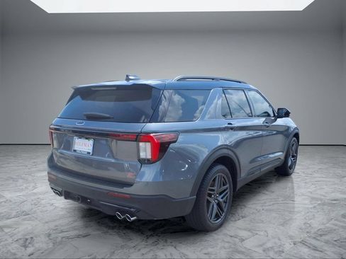 Used 2025 Ford Explorer ST RWD image 7