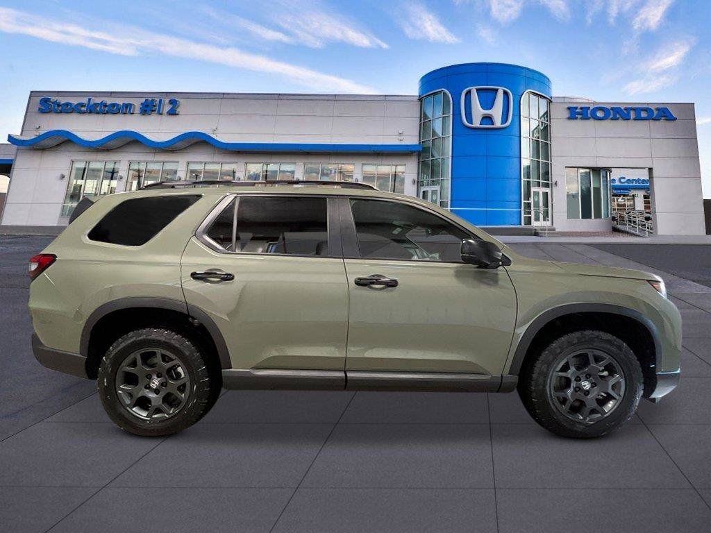 New 2026 Honda Pilot TrailSport image 8
