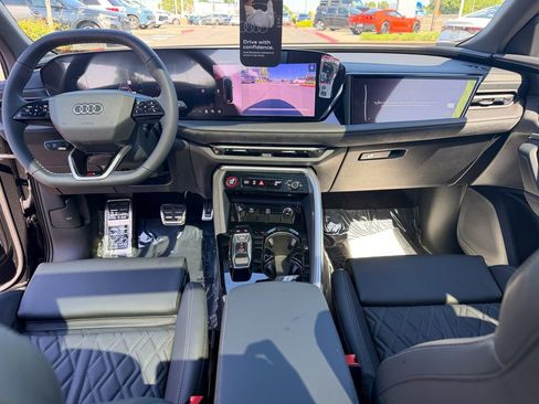 New 2025 Audi SQ5 Prestige image 27