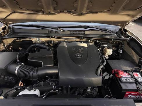 Certified 2017 Toyota Tacoma SR5 w/ Tow Package image 26