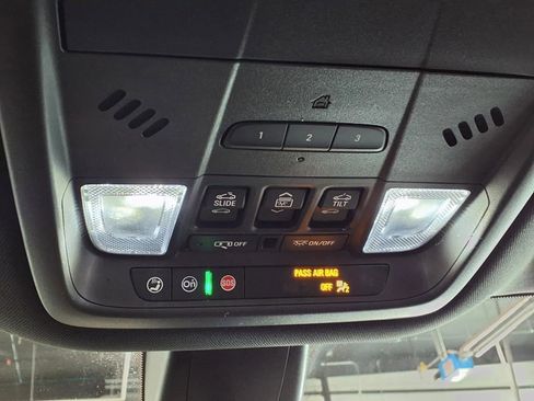 Used 2023 Buick Enclave Avenir w/ Avenir Technology Package AWD/4WD image 22