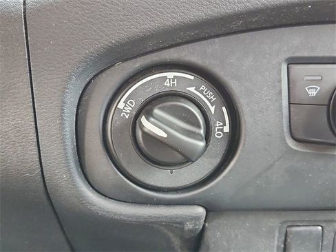 Used 2022 Nissan Frontier SV w/ Technology Package image 23