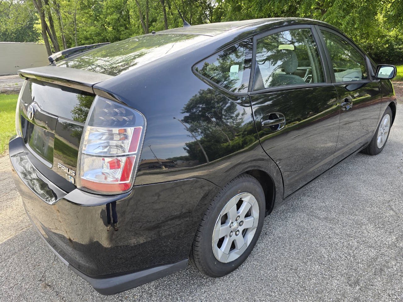 Used 2005 Toyota Prius w/ Pkg 1 FWD image 5