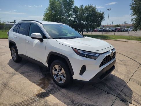 Used 2023 Toyota RAV4 XLE FWD image 18