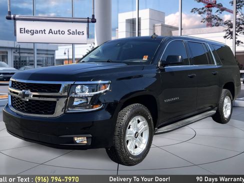 Used 2017 Chevrolet Suburban LT w/ Luxury Package RWD image 9