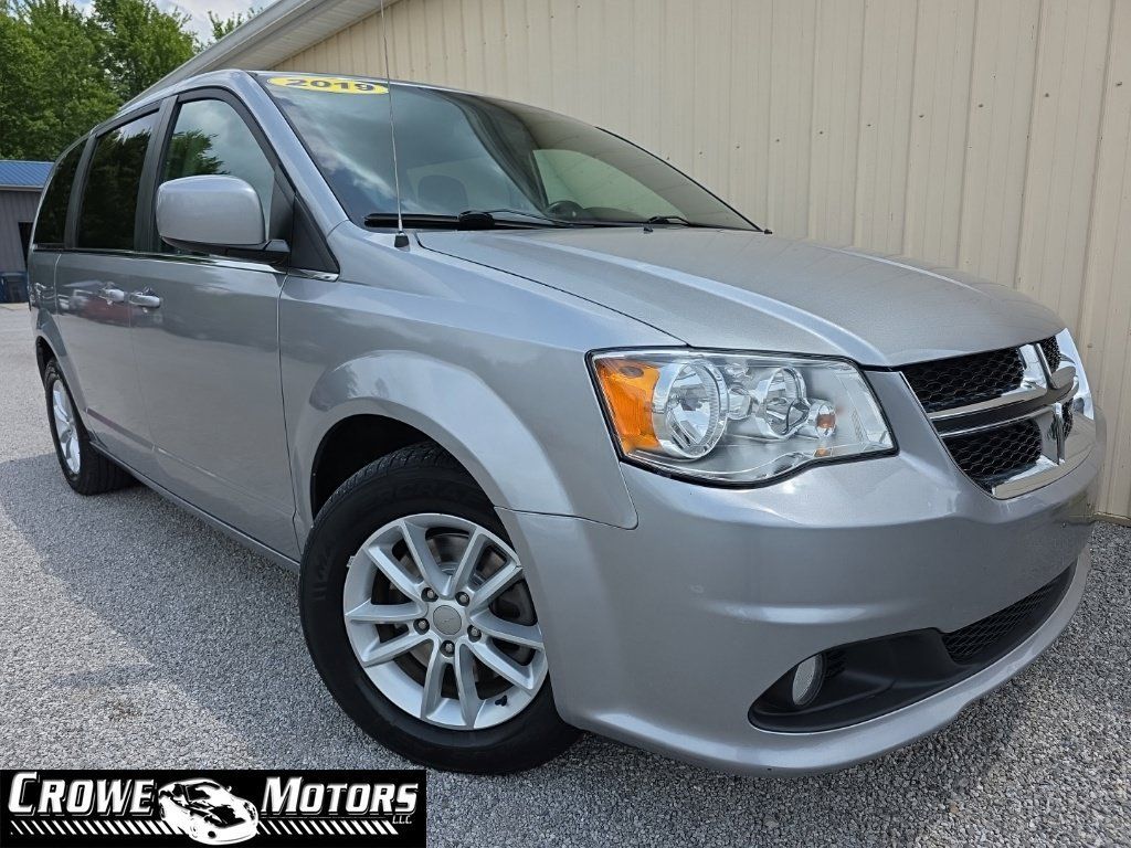 Used 2019 Dodge Grand Caravan SXT FWD image 1
