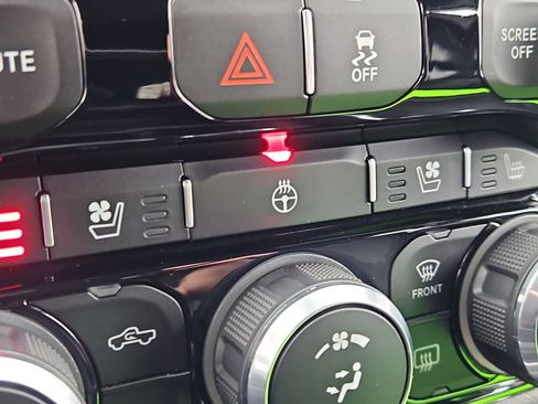 Used 2020 RAM 2500 Laramie image 16