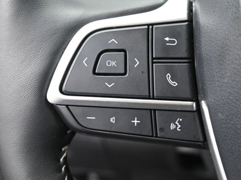 Certified 2025 Toyota Highlander Platinum image 18