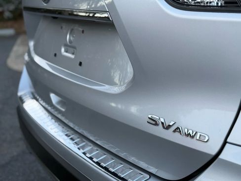 Used 2017 Nissan Rogue SV w/ SV Premium Package image 22