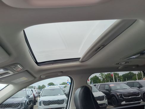 Certified 2023 Kia Telluride S w/ S Sunroof Package AWD/4WD image 20