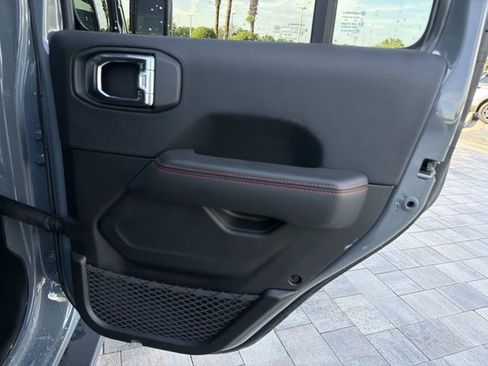 Used 2025 Jeep Wrangler Unlimited Rubicon AWD/4WD image 21