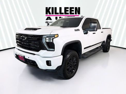 Used 2024 Chevrolet Silverado 2500 High Country w/ High Country Premium Package image 3