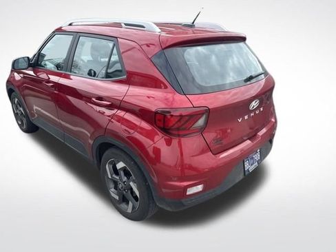 Certified 2023 Hyundai Venue Limited w/ Cargo Package image 3