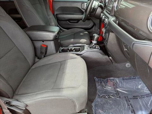 Used 2018 Jeep Wrangler Unlimited Sahara w/ Cold Weather Group image 23