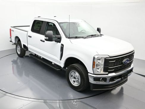 New 2026 Ford F250 XL w/ XL Chrome Package AWD/4WD image 32