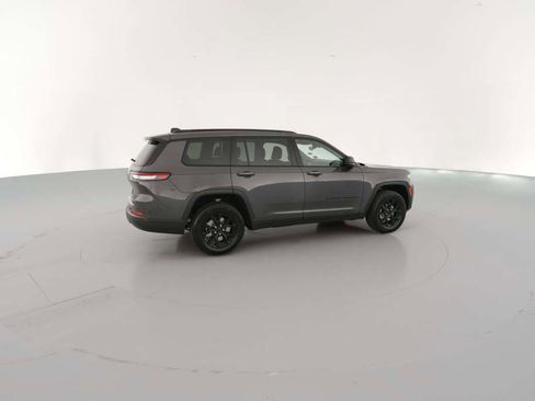New 2025 Jeep Grand Cherokee L Laredo image 13
