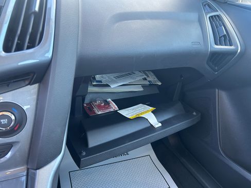 Used 2012 Ford Focus Titanium FWD image 25
