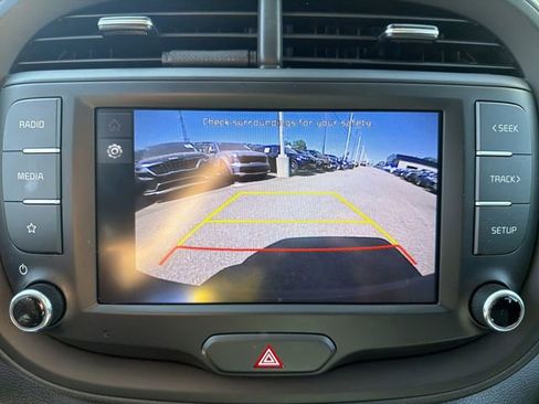 Certified 2023 Kia Soul LX FWD image 17