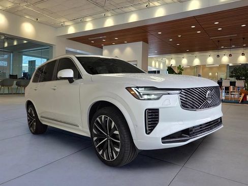 New 2026 Volvo XC90 T8 Plus w/ Protection Package Premier AWD/4WD image 4