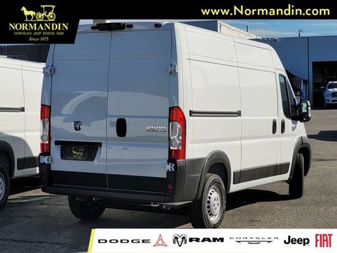 New 2026 RAM ProMaster 2500 w/ Convenience Group FWD image 4