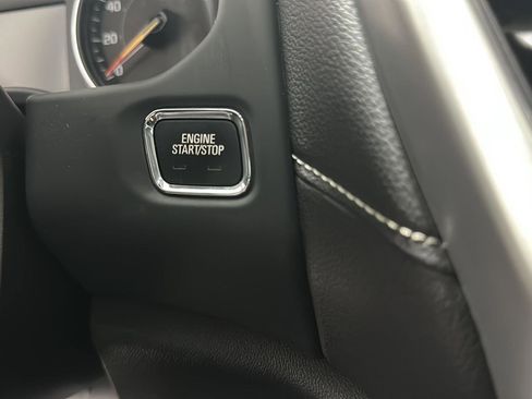 Used 2023 GMC Acadia SLE w/ Driver Convenience Package image 17