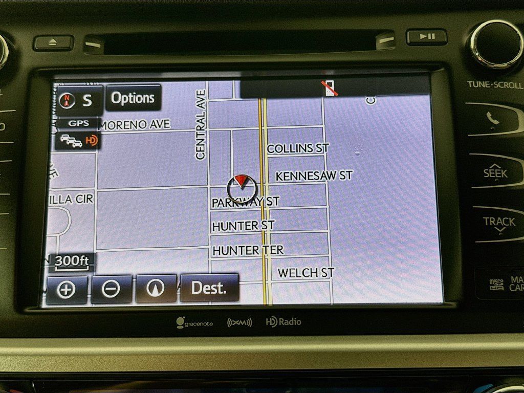 Used 2017 Toyota Highlander Plus FWD image 15