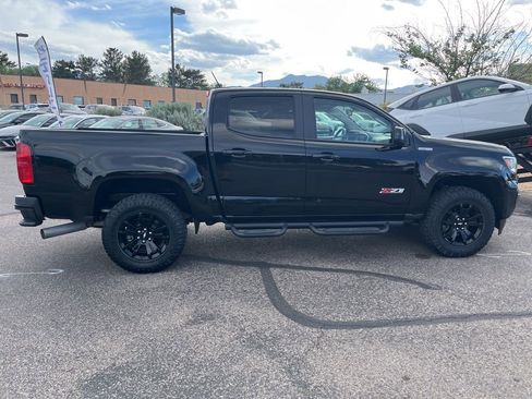 Used 2022 Chevrolet Colorado Z71 w/ Z71 Midnight Edition AWD/4WD image 5