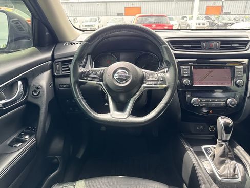 Used 2018 Nissan Rogue SL AWD/4WD image 13