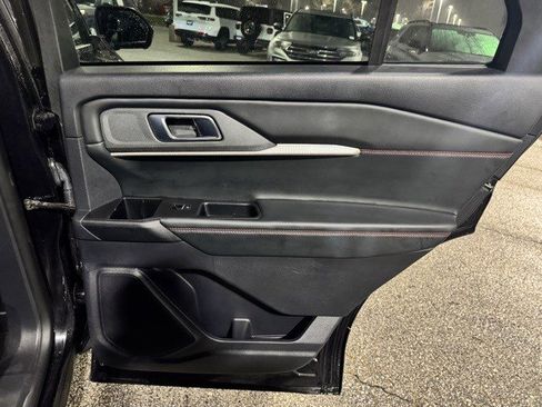 Certified 2025 Ford Explorer ST-Line w/ ST-Line Street Pack image 31