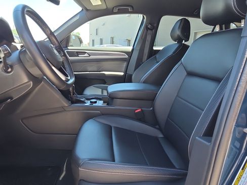 Certified 2023 Volkswagen Atlas Cross Sport SE w/ Black Wheel Package AWD/4WD image 18