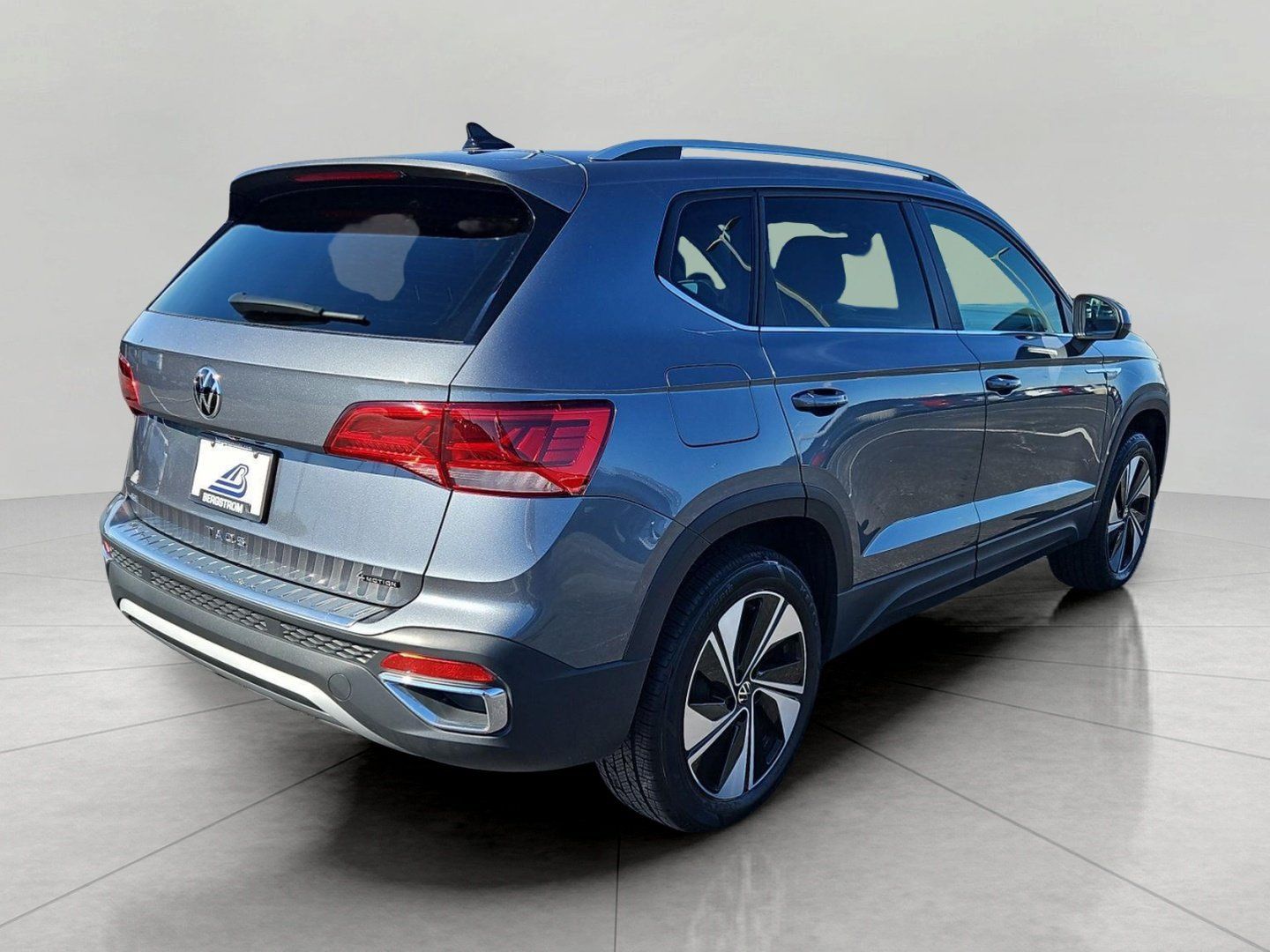 Used 2024 Volkswagen Taos SE AWD/4WD image 7