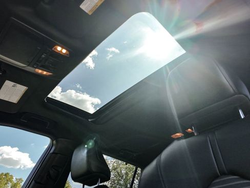 Used 2022 Toyota Highlander XSE image 23