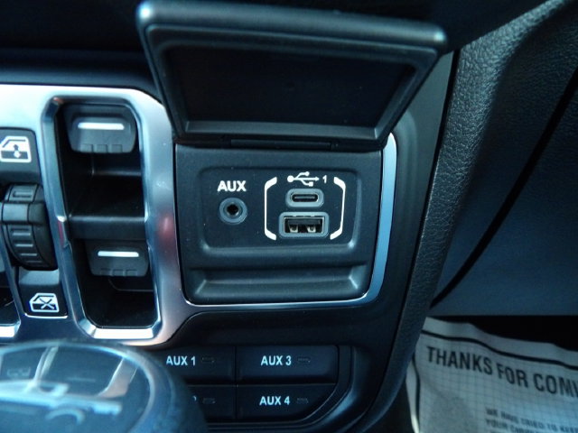 Used 2025 Jeep Gladiator Sport AWD/4WD image 25