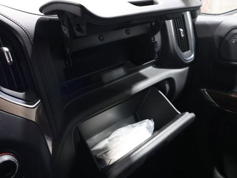 Used 2020 Chevrolet Silverado 1500 High Country w/ Technology Package image 31