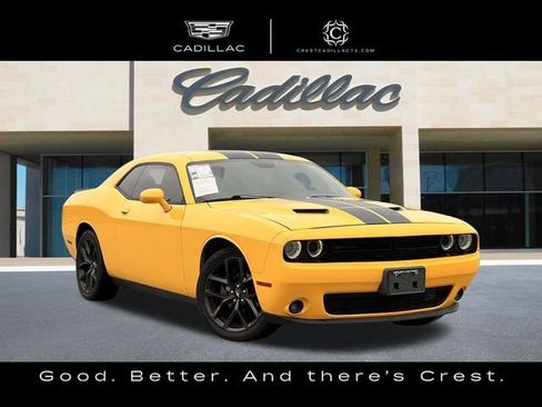 Used 2019 Dodge Challenger SXT w/ Blacktop Package RWD image 2