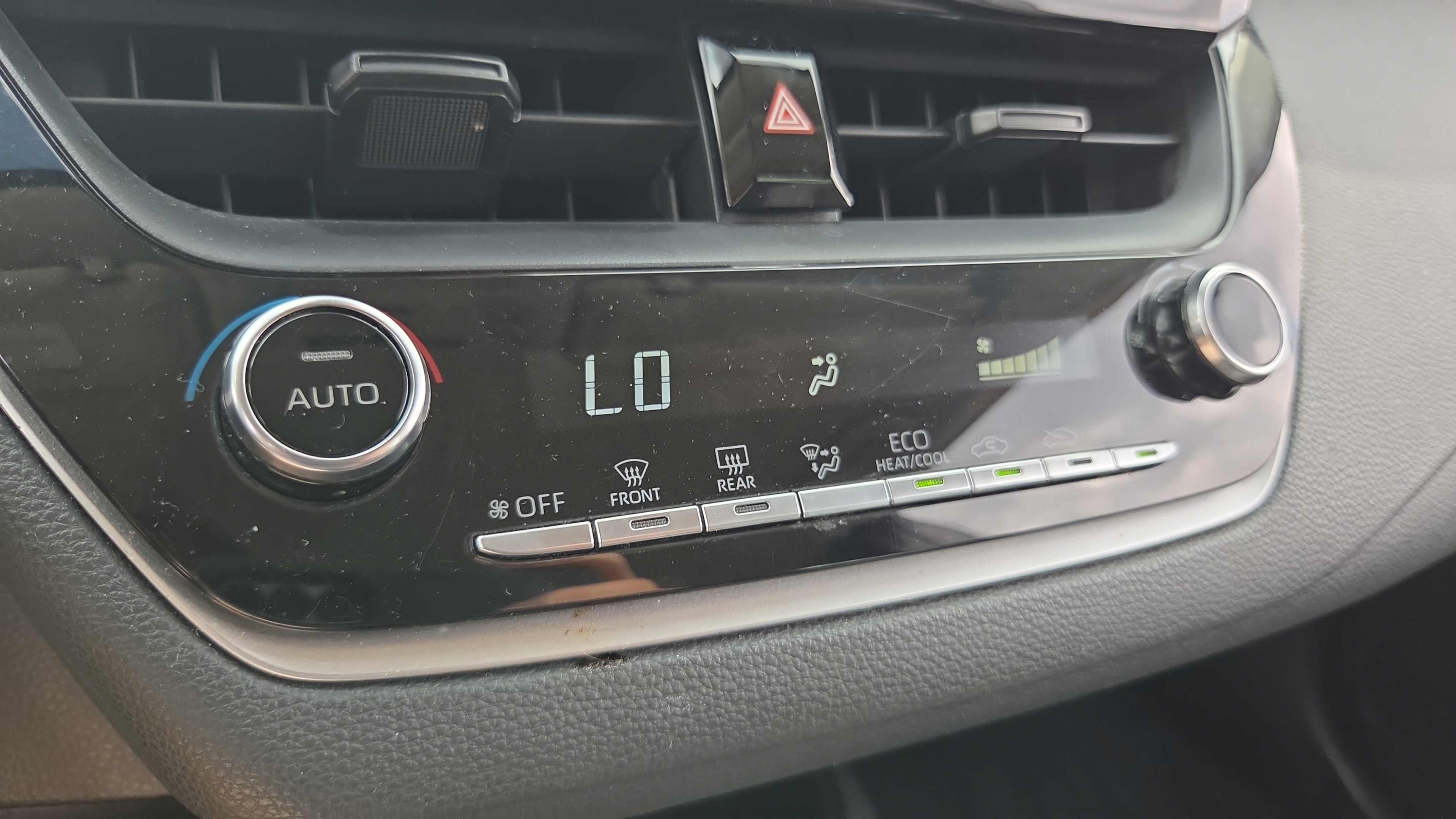 Used 2022 Toyota Corolla LE FWD image 23