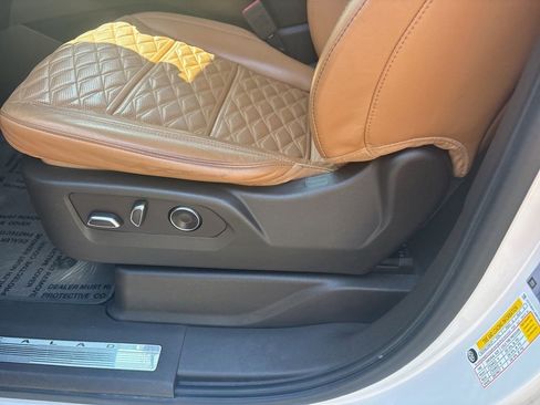 Used 2021 Cadillac Escalade Premium Luxury w/ Performance Package RWD image 19