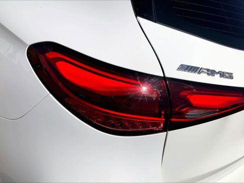 Used 2025 Mercedes-Benz GLC 43 AMG 4MATIC image 32